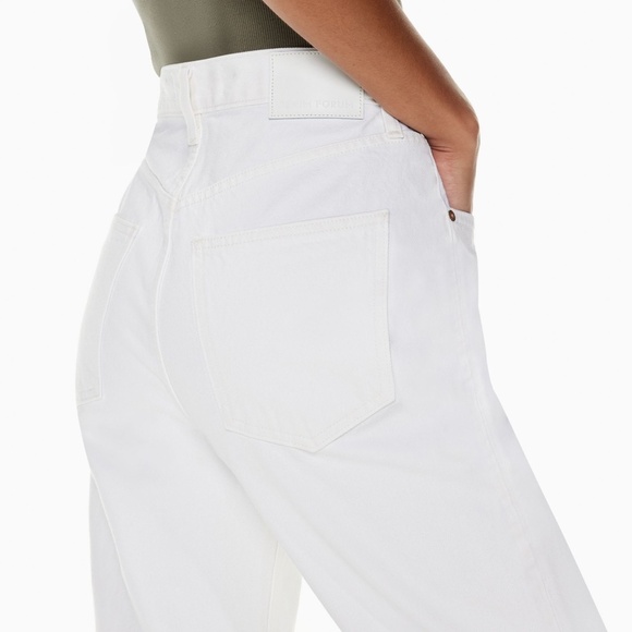 Aritzia Denim Forum White Joni High Rise Loose 29L Straight Leg Jeans - Sz 26 - Picture 2 of 16
